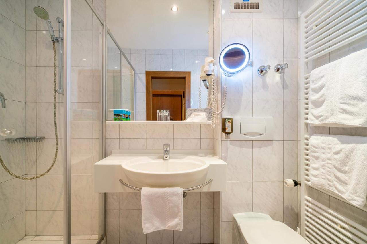 Hotel Alte Post Feld am See Zewnętrze zdjęcie